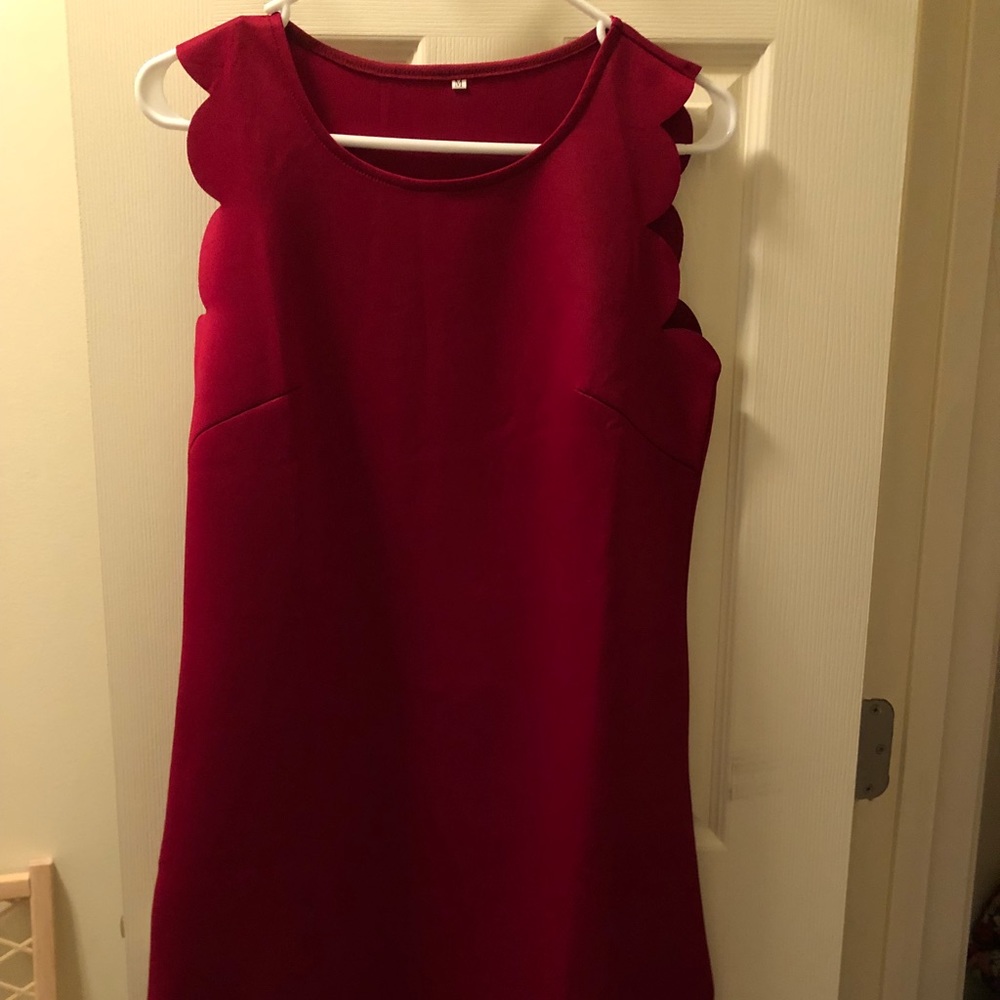 Scalloped trim dress
